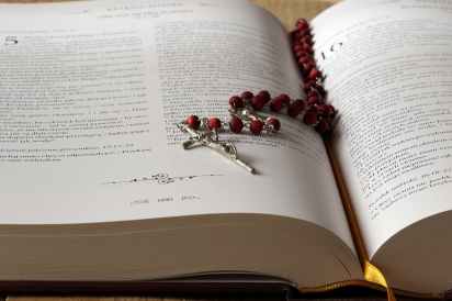 beads bible blur book